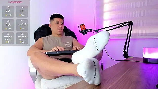 Fraannco online show from February 8, 2:27 pm