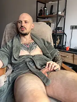 AssHunter4k online show from December 2, 8:50 am