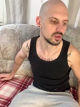 AssHunter4k online show from February 21, 8:17 am