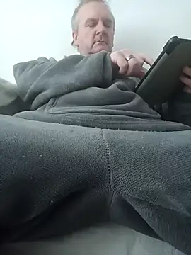 Snapshot of Paolo7619 chatting on March 14, 9:46 am Paolo7619 online show from March 14, 9:46 am