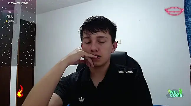 Snapshot of Alan_red chatting on February 18, 1:10 am Alan red online show from February 18, 1:10 am