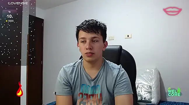 Snapshot of Alan_red chatting on March 23, 2:37 am Alan red online show from March 23, 2:37 am