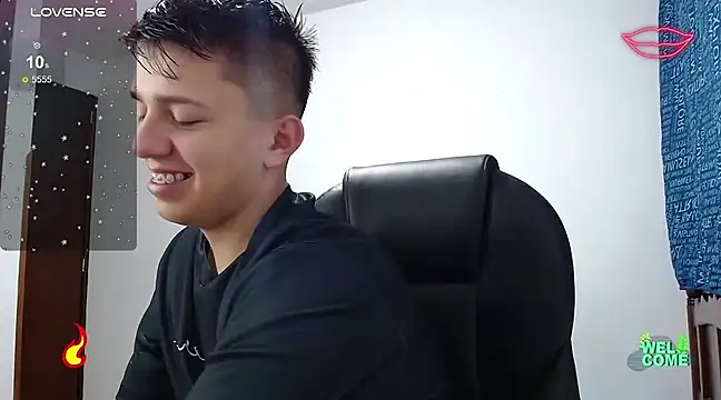 Snapshot of Alan_red chatting on February 24, 2:51 am Alan red online show from February 24, 2:51 am