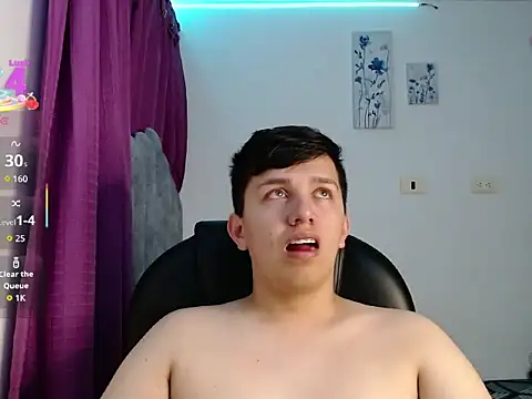 Snapshot of Alan_red chatting on October 31, 12:34 am Alan red online show from October 31, 12:34 am