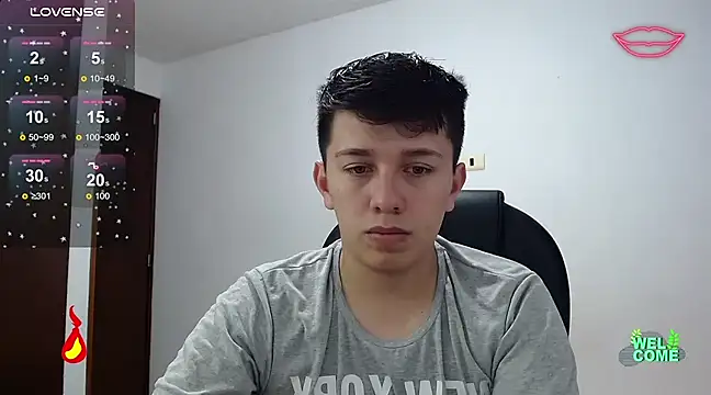 Snapshot of Alan_red chatting on March 10, 1:45 am Alan red online show from March 10, 1:45 am