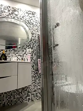 Snapshot of Greeneyes0820 chatting on January 25, 2:03 pm Greeneyes0820 online show from January 25, 2:03 pm