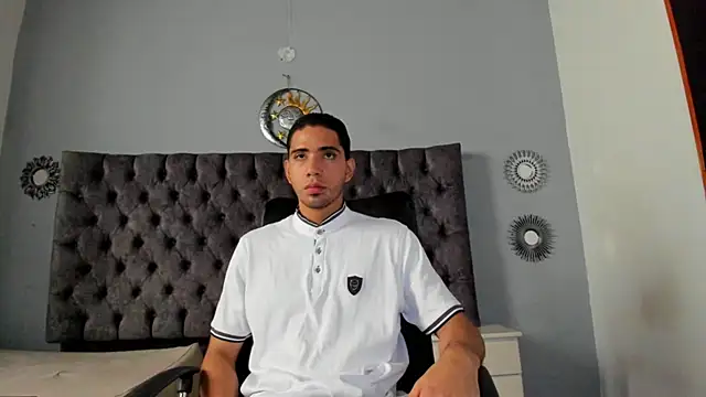 Snapshot of RYAN_PATERSON chatting on January 24, 7:18 pm RYAN PATERSON online show from January 24, 7:18 pm