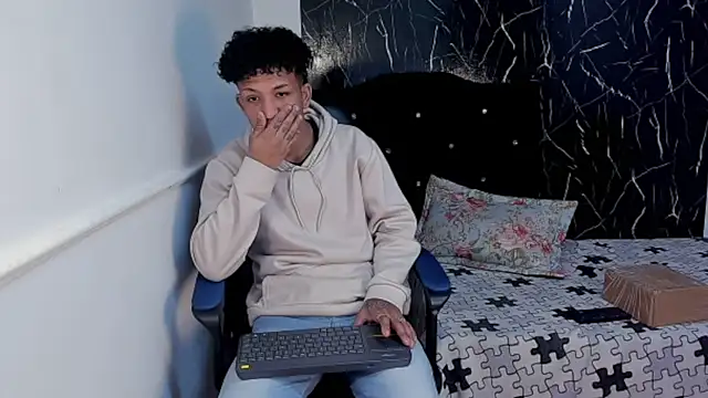 carlos alber12 online show from November 5, 3:25 pm