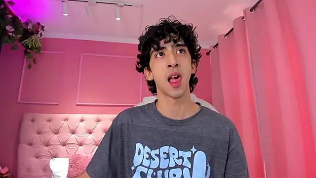 Alezzandro  online show from February 8, 2:49 pm