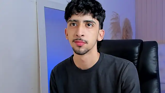 Alezzandro  online show from September 29, 8:16 pm