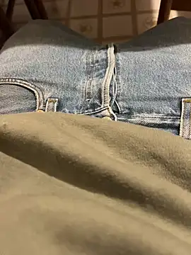 Frizz0002 online show from March 2, 12:42 am