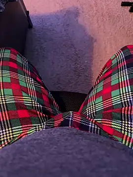 luiriv04 online show from February 4, 5:21 am