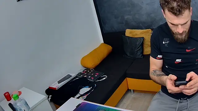 luke eddisonn online show from January 25, 7:49 pm