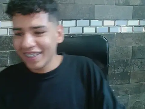 Snapshot of Santiago-Thompson chatting on October 31, 10:35 pm Santiago-Thompson online show from October 31, 10:35 pm