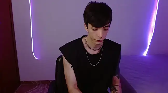 H3ll B0I online show from February 23, 6:55 am