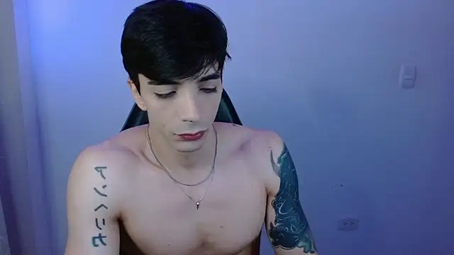 H3ll B0I online show from March 15, 7:49 am