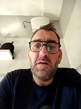 Snapshot of Hardasanut chatting on October 13, 10:32 am Hardasanut online show from October 13, 10:32 am