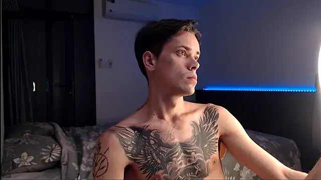 Snapshot of William_Henry_ chatting on October 20, 11:52 pm William Henry  online show from October 20, 11:52 pm