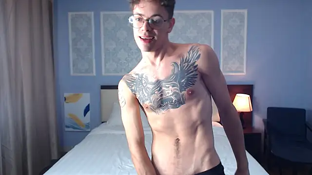 Snapshot of William_Henry_ chatting on February 2, 6:59 am William Henry  online show from February 2, 6:59 am