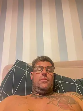 Jamesdeanmcqueen online show from June 30, 12:33 am