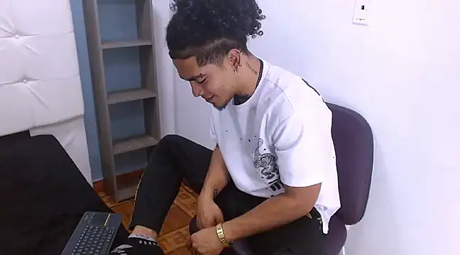 LihanJor 23 online show from February 15, 9:05 am