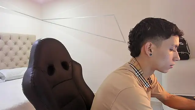 JhoanLeandro online show from January 15, 5:11 am