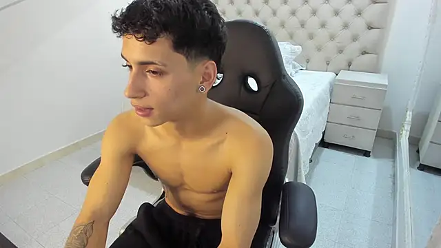 JhoanLeandro online show from November 9, 5:33 am