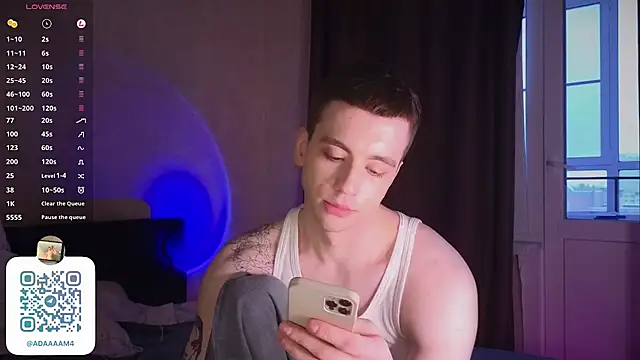 Snapshot of VincentSmith02 chatting on February 3, 12:47 pm VincentSmith02 online show from February 3, 12:47 pm