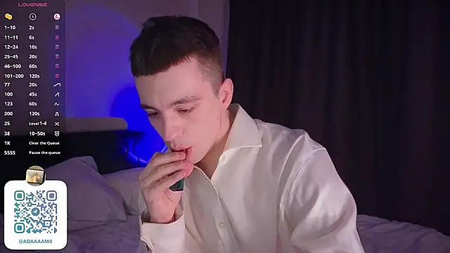 Snapshot of VincentSmith02 chatting on February 4, 11:27 am VincentSmith02 online show from February 4, 11:27 am