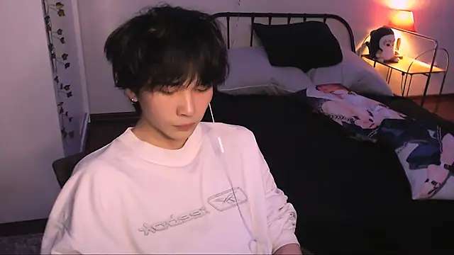 Snapshot of rennnuts chatting on October 14, 5:09 pm rennnuts online show from October 14, 5:09 pm