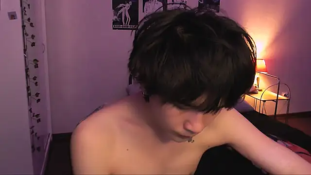 Snapshot of rennnuts chatting on October 13, 4:13 pm rennnuts online show from October 13, 4:13 pm