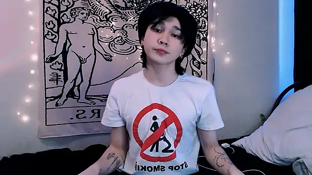 Snapshot of rennnuts chatting on March 15, 5:52 am rennnuts online show from March 15, 5:52 am