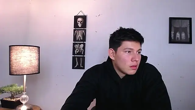 JamesCr  online show from November 22, 2:22 am