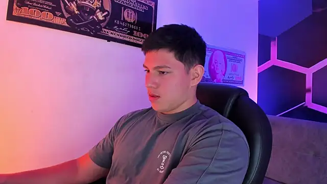 JamesCr  online show from September 27, 3:26 am