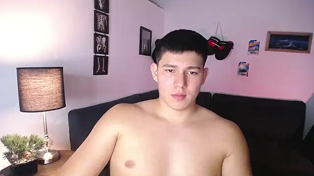 JamesCr  online show from February 24, 1:18 am