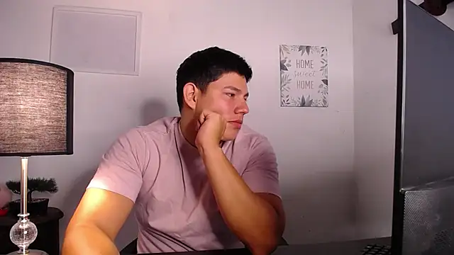 JamesCr  online show from October 7, 11:03 am