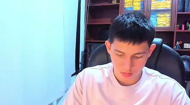 JamesCr  online show from February 28, 12:54 am