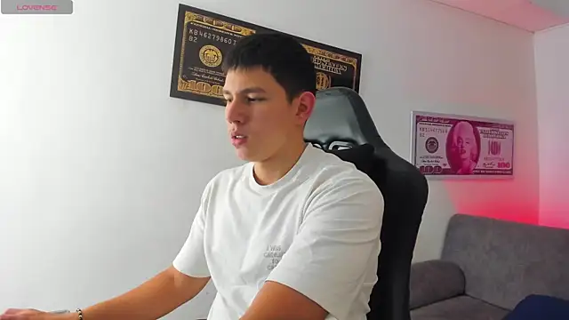 JamesCr  online show from March 8, 7:51 pm