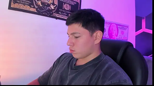 JamesCr  online show from September 28, 3:37 am