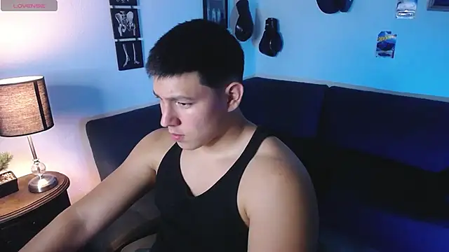 JamesCr  online show from March 12, 1:46 am