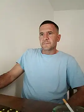 Snapshot of Mister1985 chatting on October 22, 12:09 pm Mister1985 online show from October 22, 12:09 pm