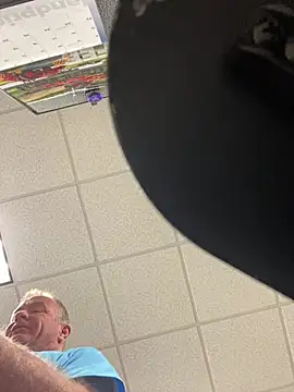 hintly online show from February 27, 8:52 pm