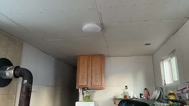 Snapshot of redone8in chatting on February 6, 5:40 pm redone8in online show from February 6, 5:40 pm