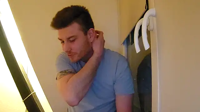 Foxtrott 242 online show from February 2, 11:02 pm