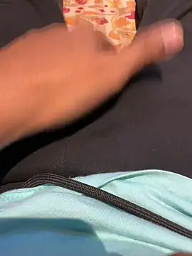 Snapshot of man16101 chatting on February 12, 9:42 am man16101 online show from February 12, 9:42 am