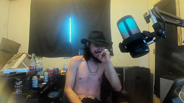 Snapshot of nuttyking2022 chatting on February 7, 9:26 pm nuttyking2022 online show from February 7, 9:26 pm