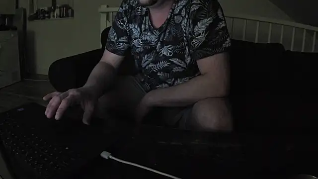 YourLoveBoyKevin online show from February 28, 9:44 pm