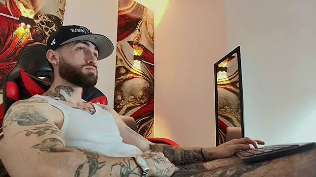 Luke davis01 online show from November 4, 1:34 pm