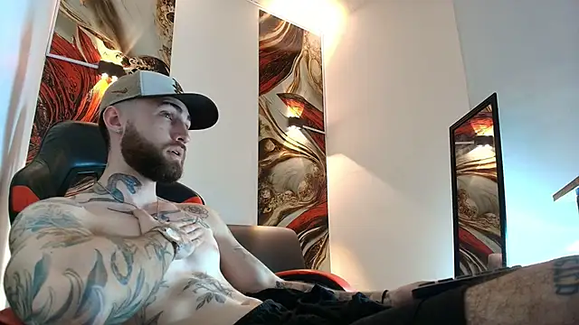 Luke davis01 online show from May 30, 1:11 pm