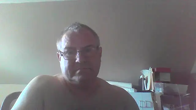 mkestr69 online show from October 10, 5:18 pm